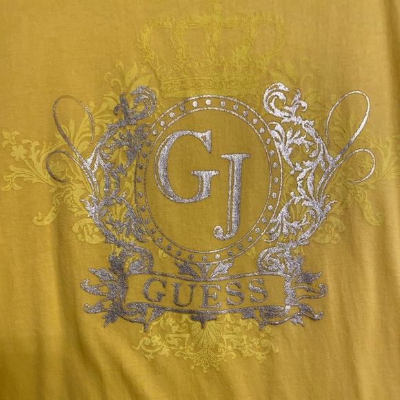 NWOT GUESS Women’s short sleeve yellow T-Shirt Size Medium - Picture 2 of 4